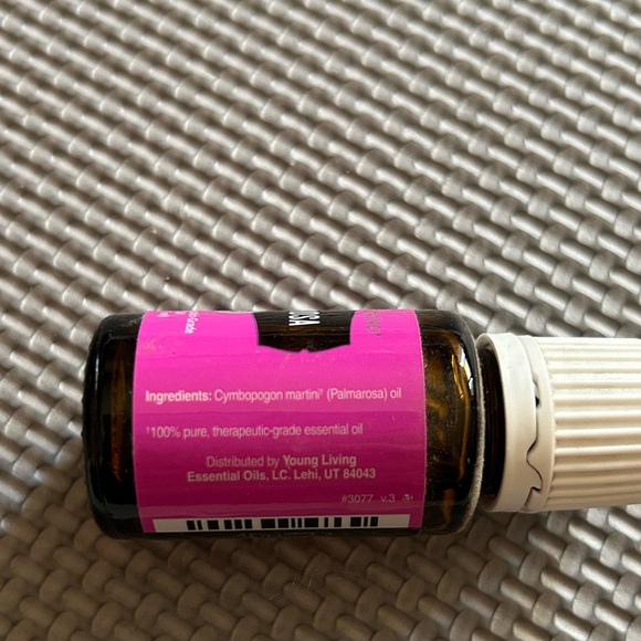 Young Living Palmarosa Essential Oil - 15 ml - Picture 2 of 6